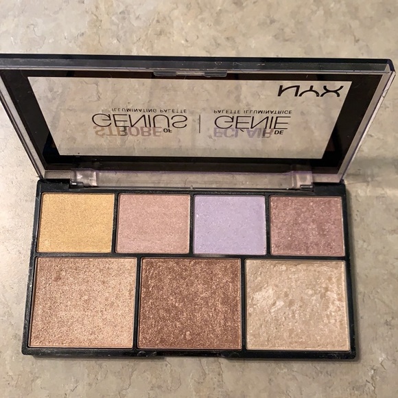 NYX Strobe of Genius Highlight Palette - 50% off - Picture 5 of 11